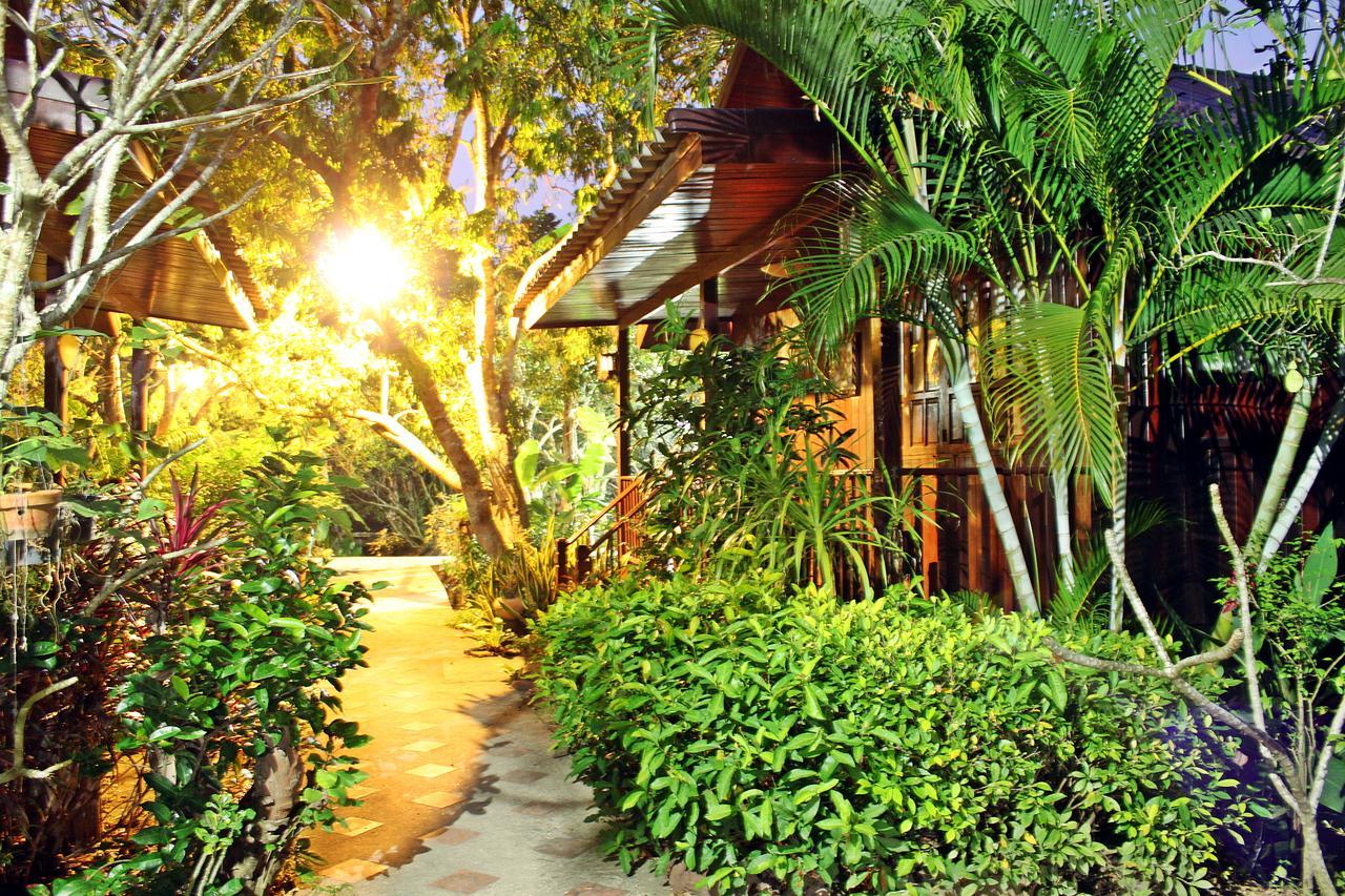Baansuan Lychee Maeklong Resort Ampawa Amphawa Exterior photo