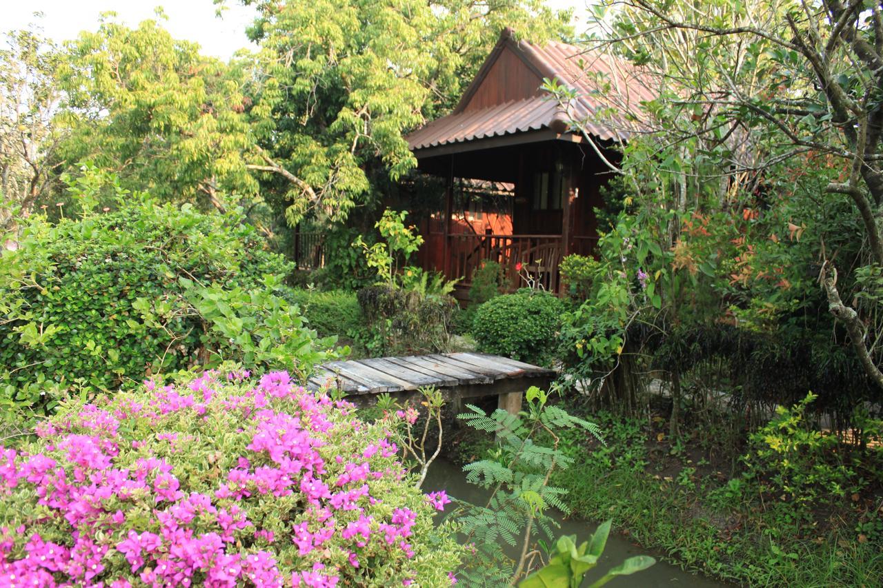 Baansuan Lychee Maeklong Resort Ampawa Amphawa Exterior photo