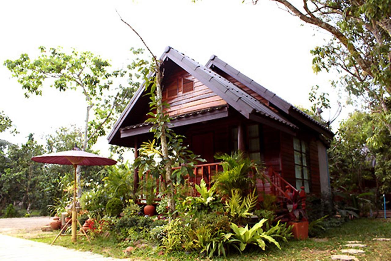 Baansuan Lychee Maeklong Resort Ampawa Amphawa Exterior photo