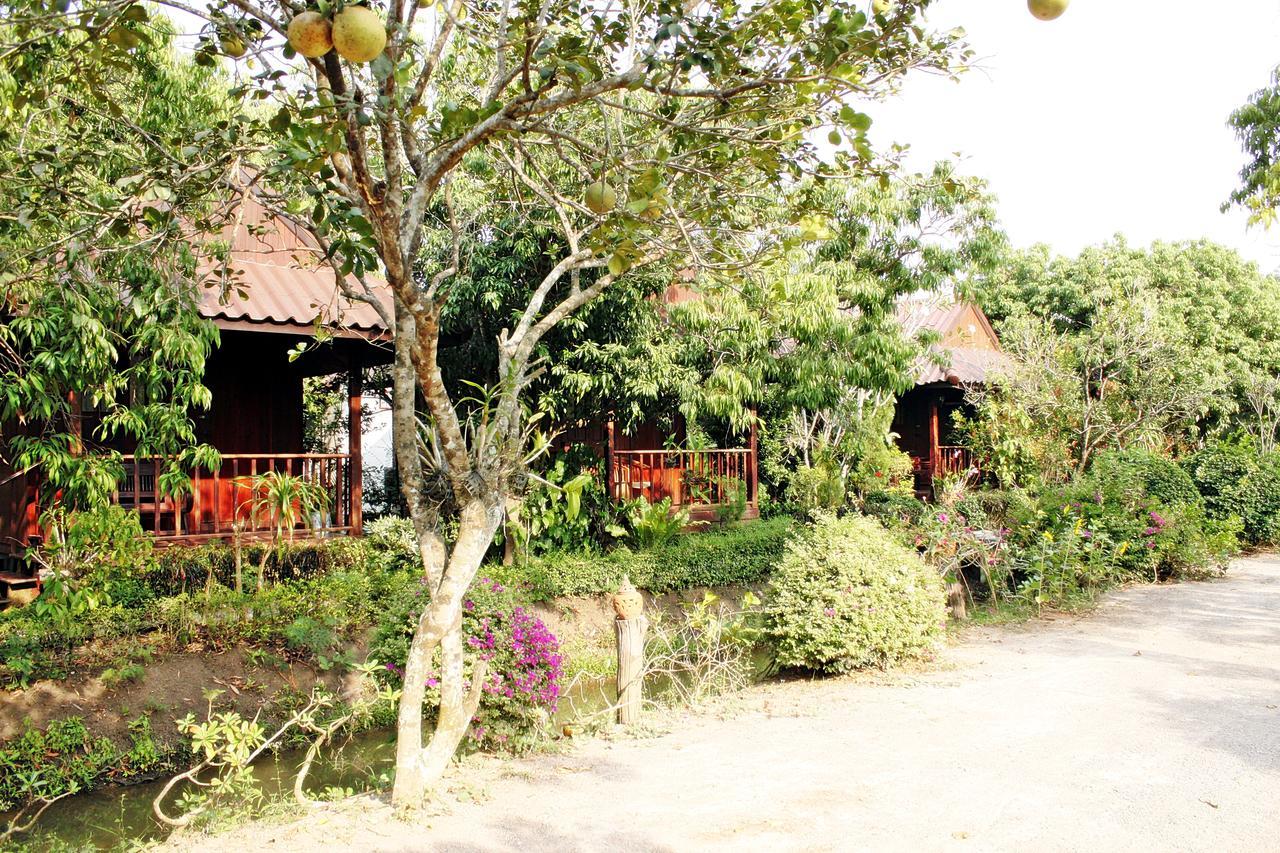 Baansuan Lychee Maeklong Resort Ampawa Amphawa Exterior photo